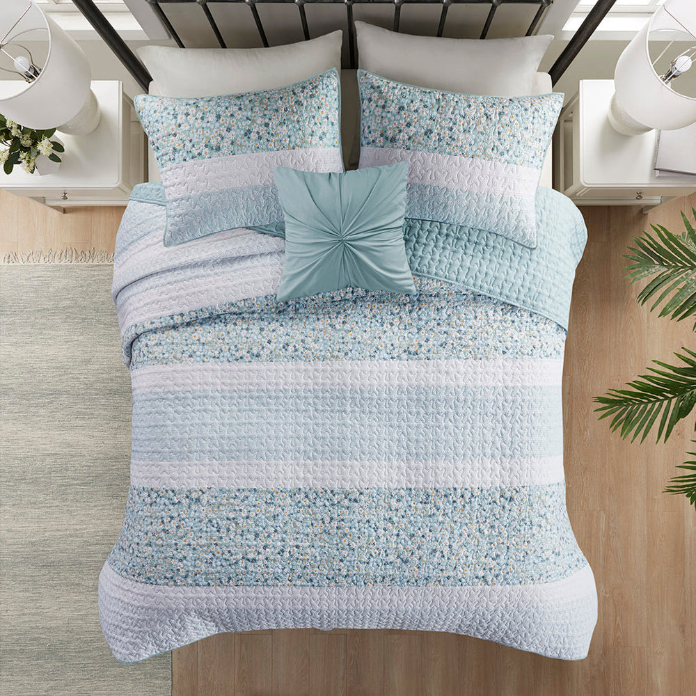 King/Cal King 4 Piece Seersucker Quilt Set with Throw Pillow Media 15