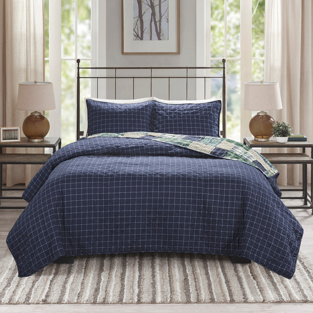 3 Piece Reversible Printed Quilt Set Green / Navy Full/Queen Media 12