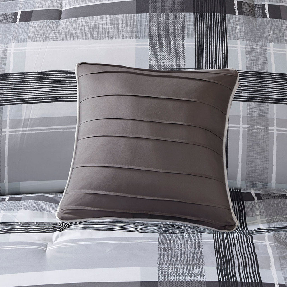 Twin/Twin XL Plaid Comforter Set Media 3