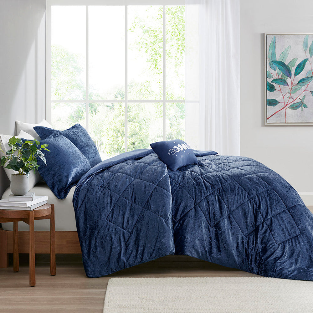Twin/Twin XL Velvet Comforter Set with Throw Pillow Media 7