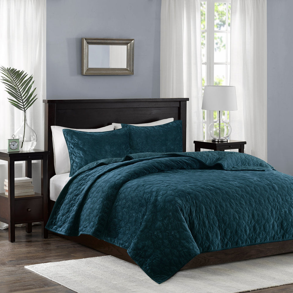 3 Piece Velvet Quilt Set Teal King/Cal King Media 1