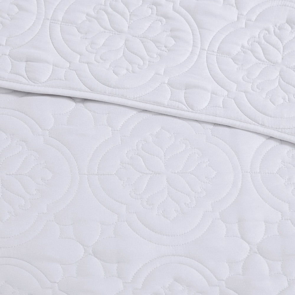 3 Piece Reversible Bedspread Set White Full/Queen Media 11