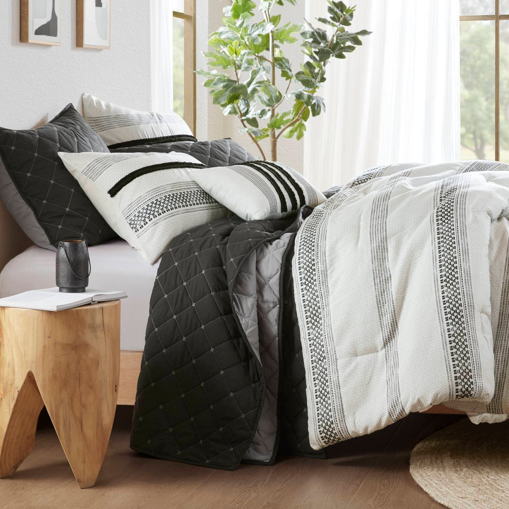 7 Piece Stripe Comforter and Quilt Set-King/Cal King Media 12