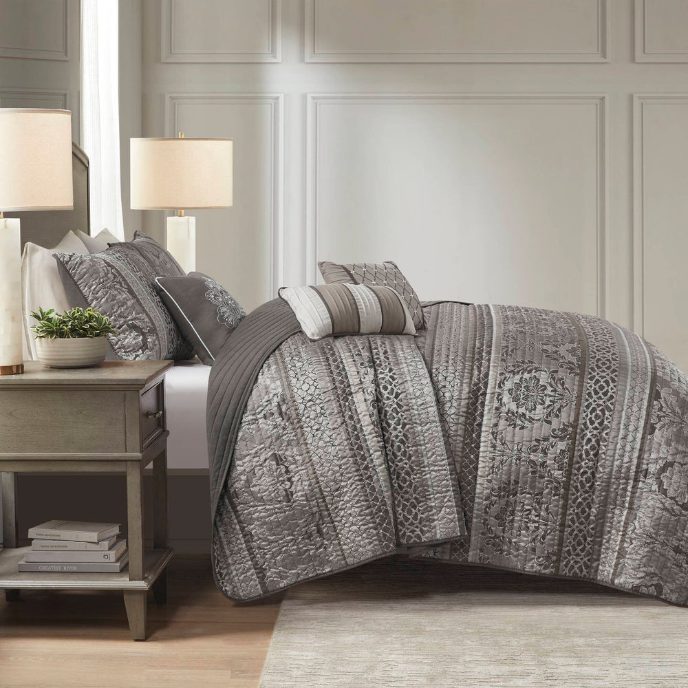 6-Piece King/Cal King 6 Piece Jacquard Quilt Set with Throw Pillows,Grey Media 13
