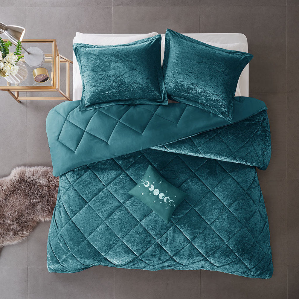 King/Cal King Velvet Comforter Set with Throw Pillow Media 7