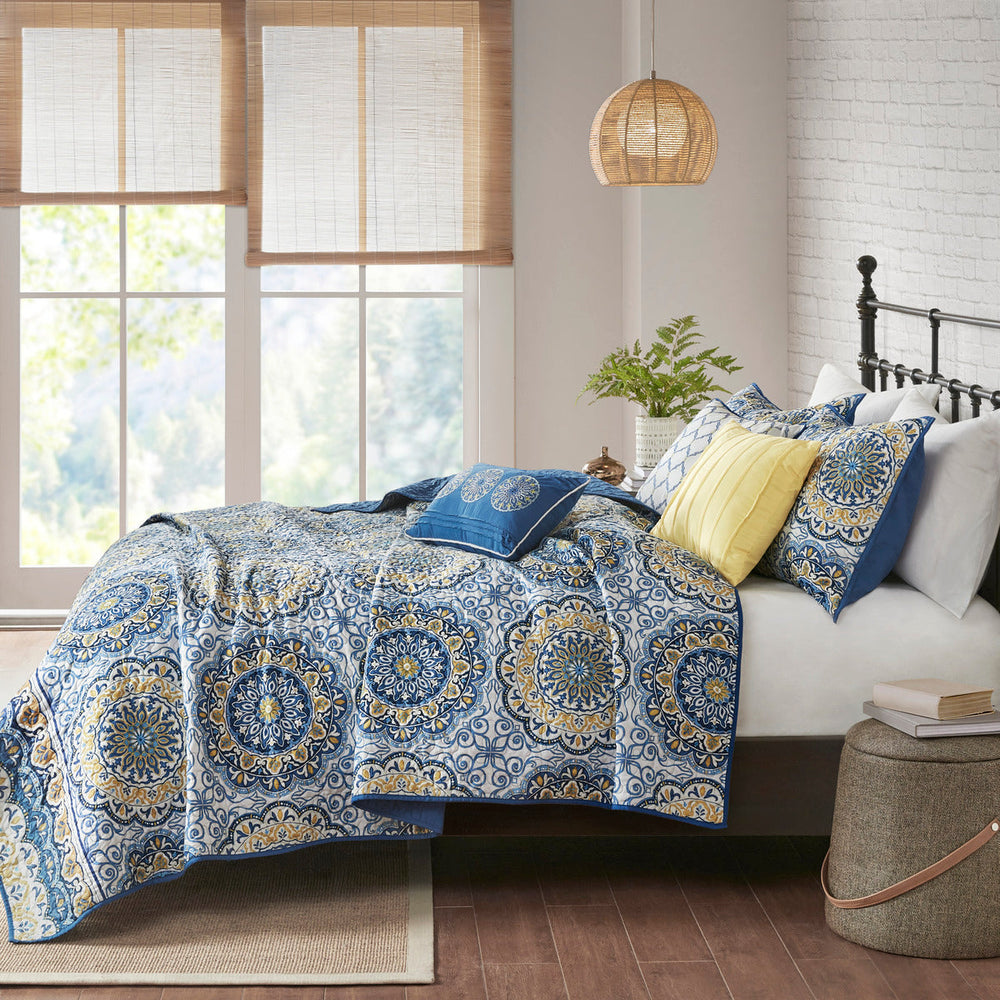 6 Piece Reversible Quilt Set with Throw Pillows Blue Full/Queen Media 3
