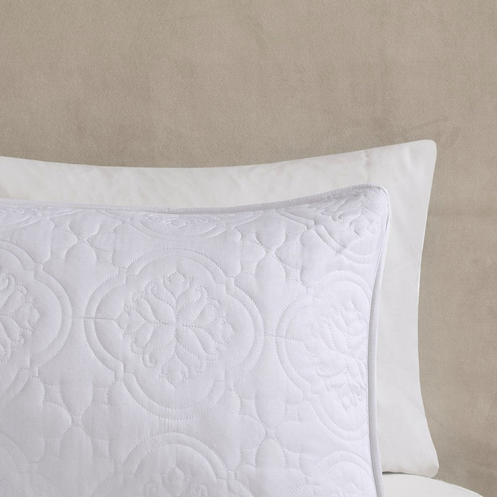 3 Piece Reversible Bedspread Set White King/Cal King Media 9