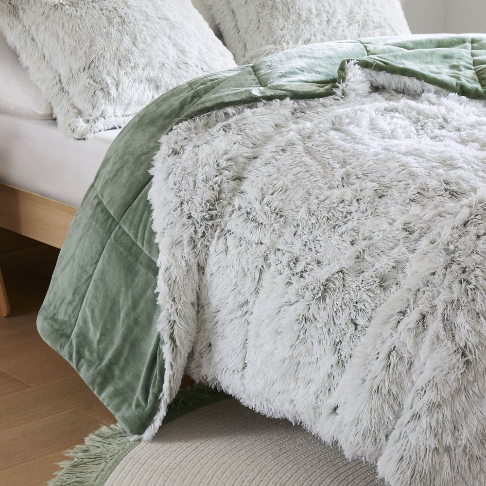 Faux Fur Comforter Set Shaggy Twin XL Green & White Cozy Bedding For Home Decor Accent Media 2