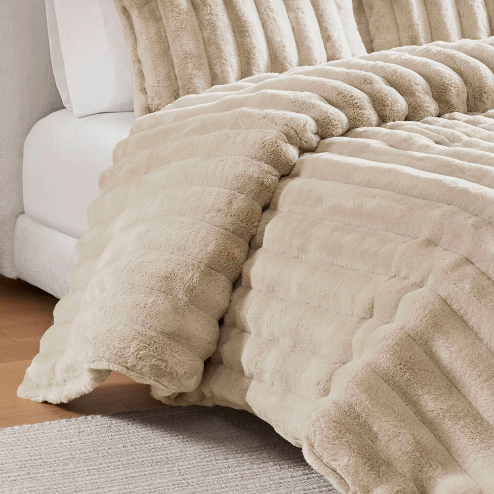 3 PCS King  soft Faux Fur Ribbed Comforter Set Taupe Media 12