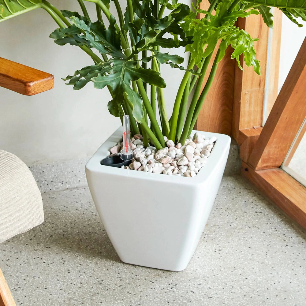 Self-Watering Wicker & Plastic Indoor Outdoor Planters Garden Decor Set Media 39
