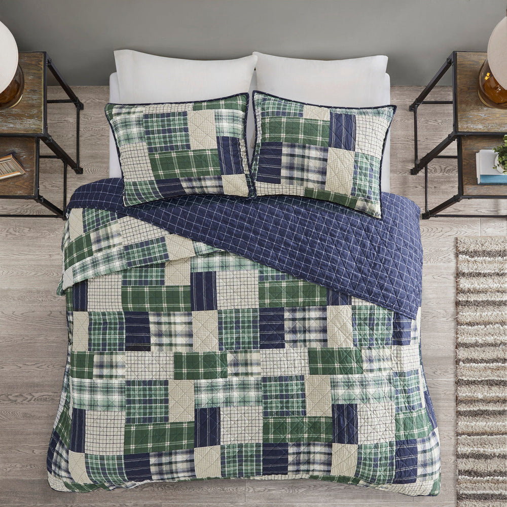3 Piece Reversible Printed Quilt Set Green / Navy Full/Queen Media 13