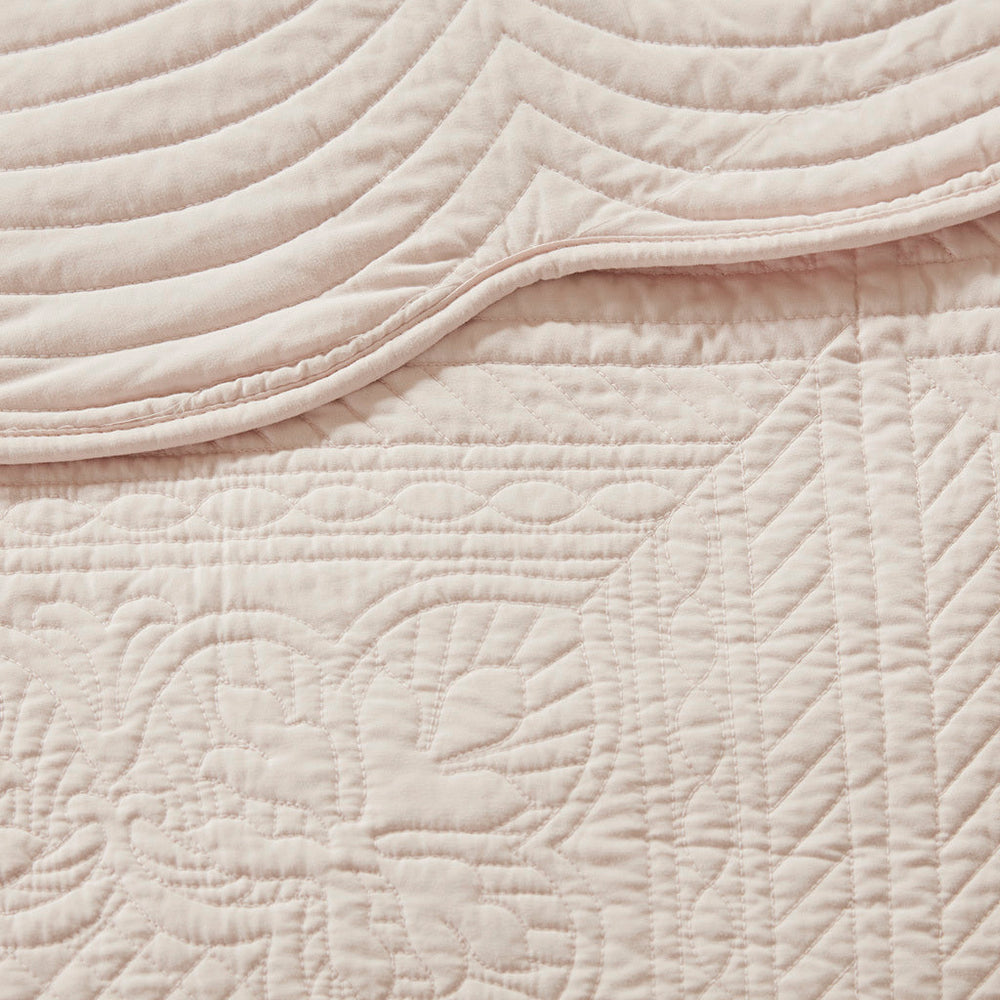 3 Piece Reversible Scalloped Edge Quilt Set Blush Full/Queen Media 6