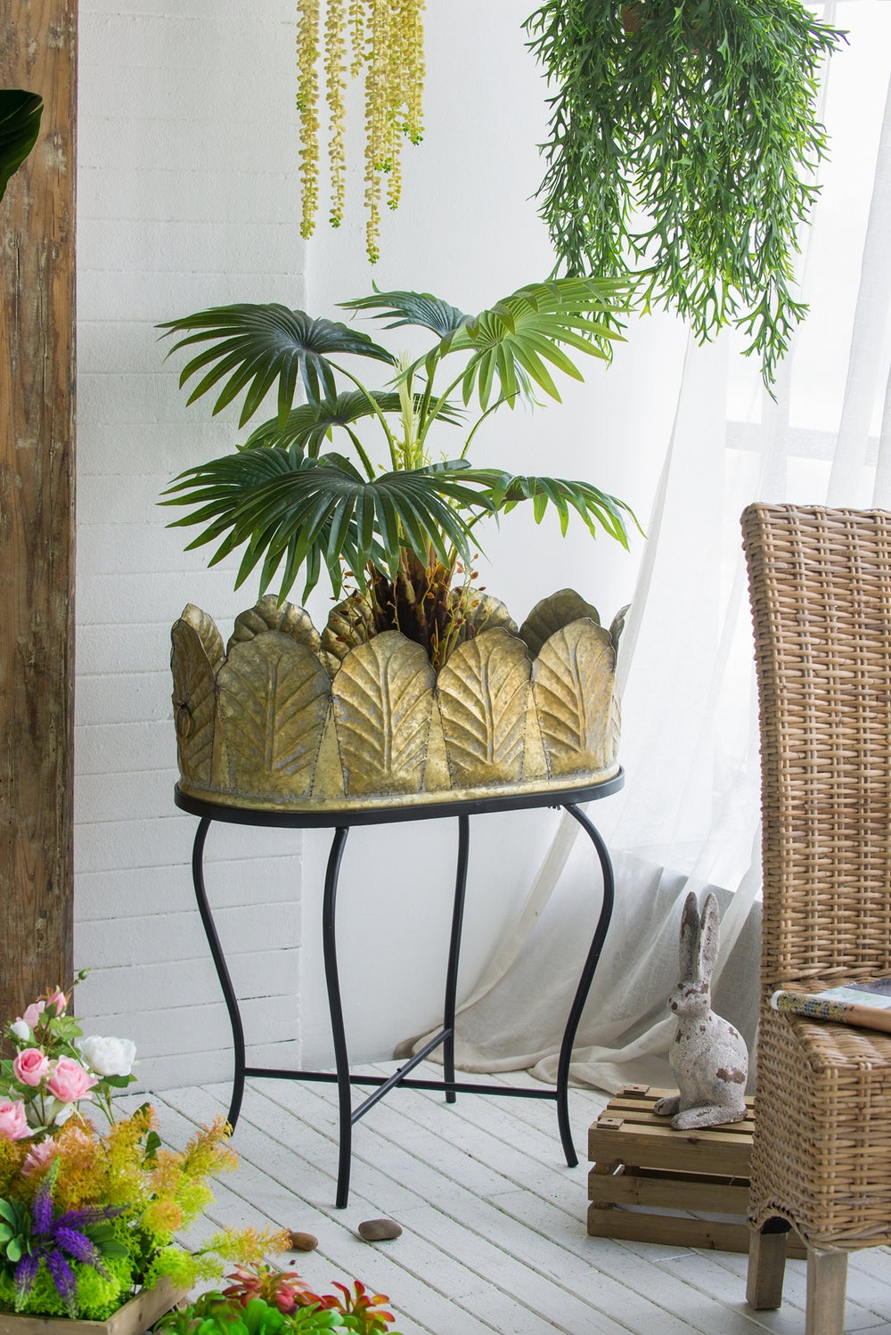Set of 2 Metal Planter With Iron Legs Stand, L:27.2x19x32.3' S:23.5x16x26.5' Media 16