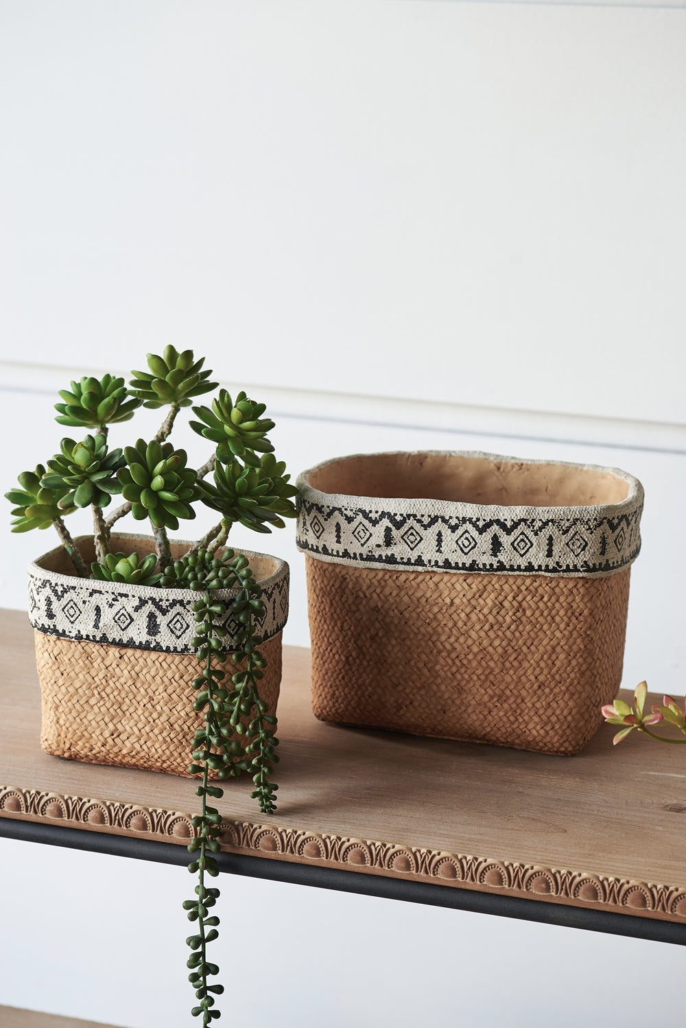 Set of 2 Rectangular Basket Planters with Geometric Trim, L:10.5x8.5x8' S:7.5x5.5x6.5' Media 8