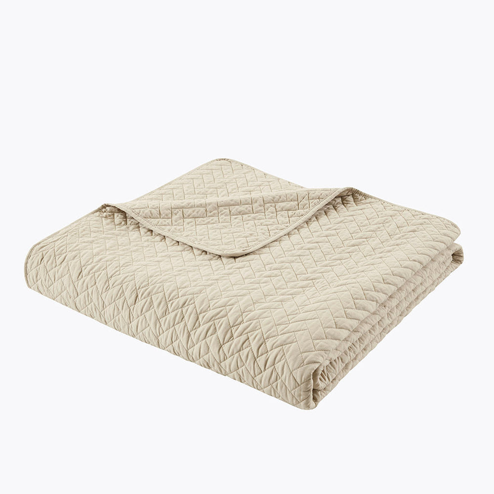 Queen 3 Piece Luxurious Oversized Quilt Set Media 9