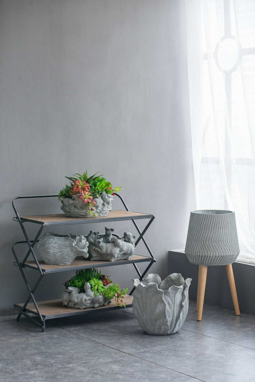 14.6x14.6x28' Cement and Wood Plant Stand, Indoor Outdoor Plant Holder Media 16