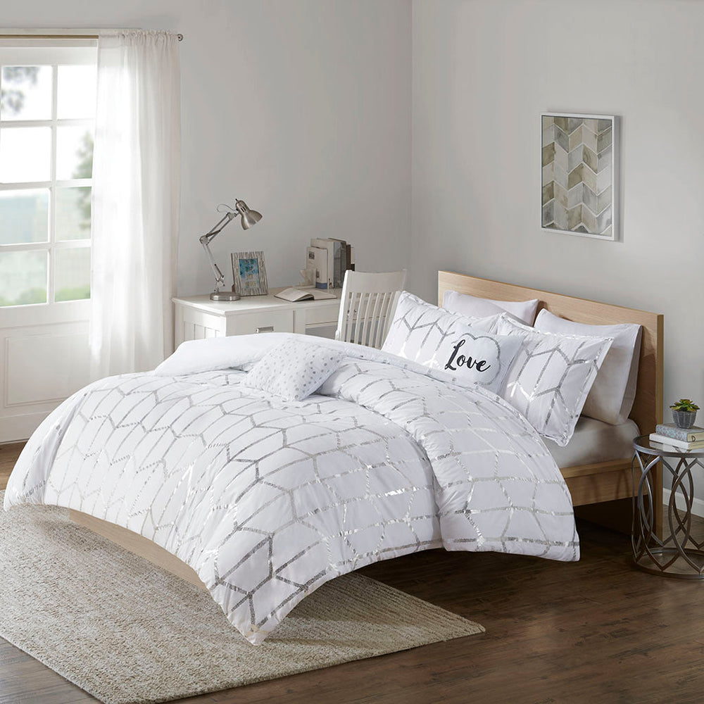 Full/Queen Metallic Printed Comforter Set Media 1