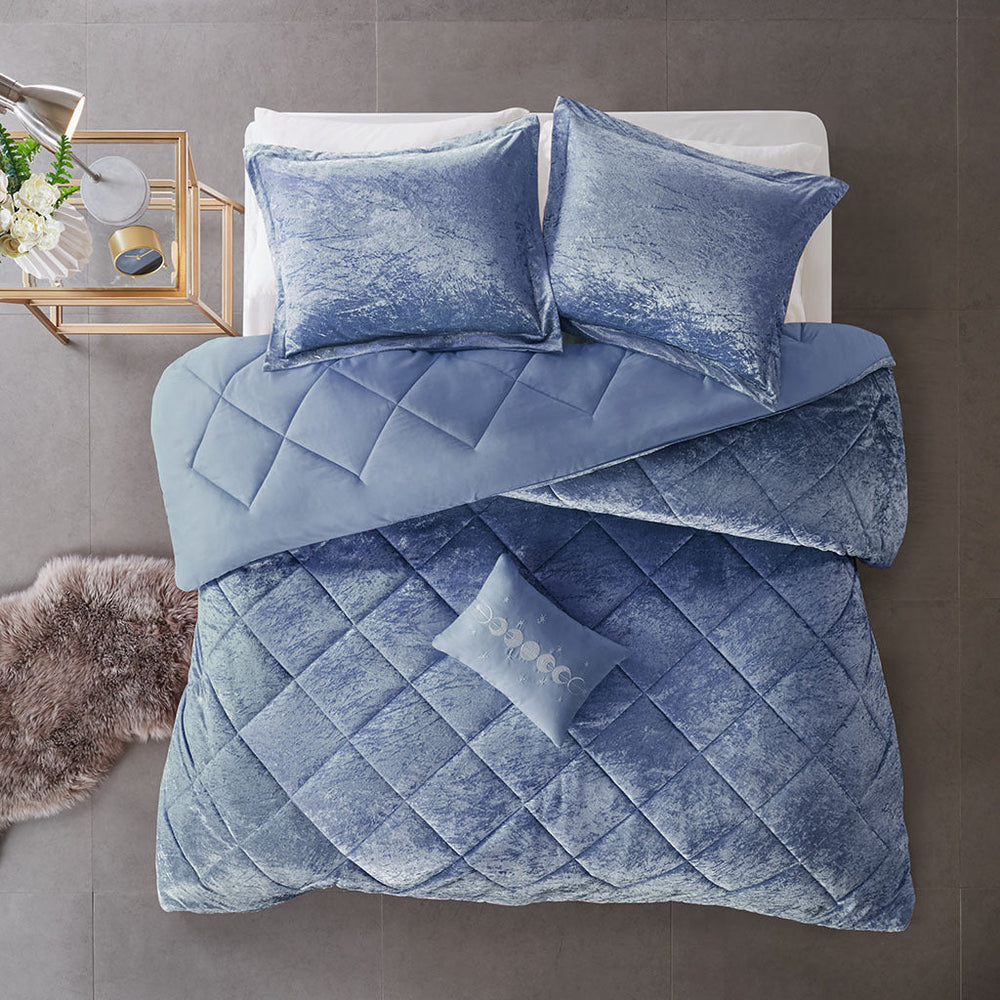 King/Cal King Velvet Comforter Set with Throw Pillow Media 9