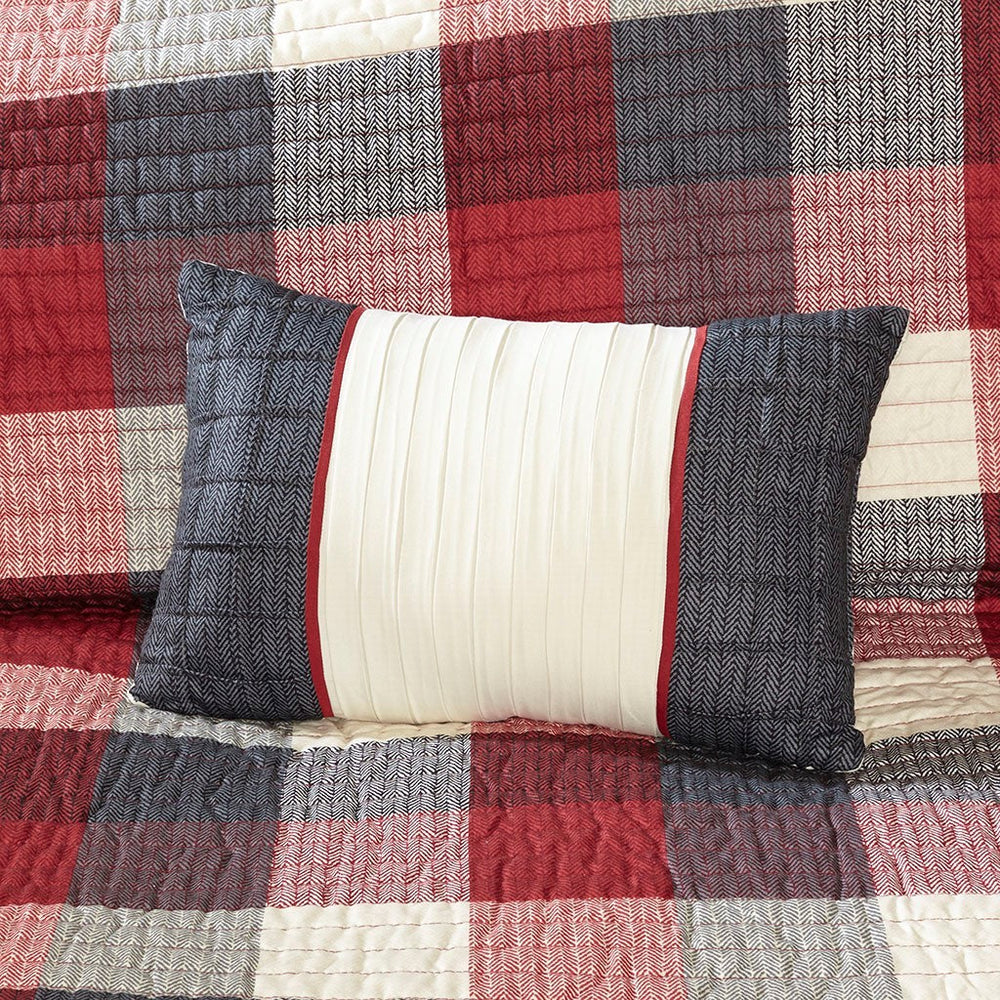 6 Piece Printed Herringbone Quilt Set with Throw Pillows Red King/Cal King Media 6