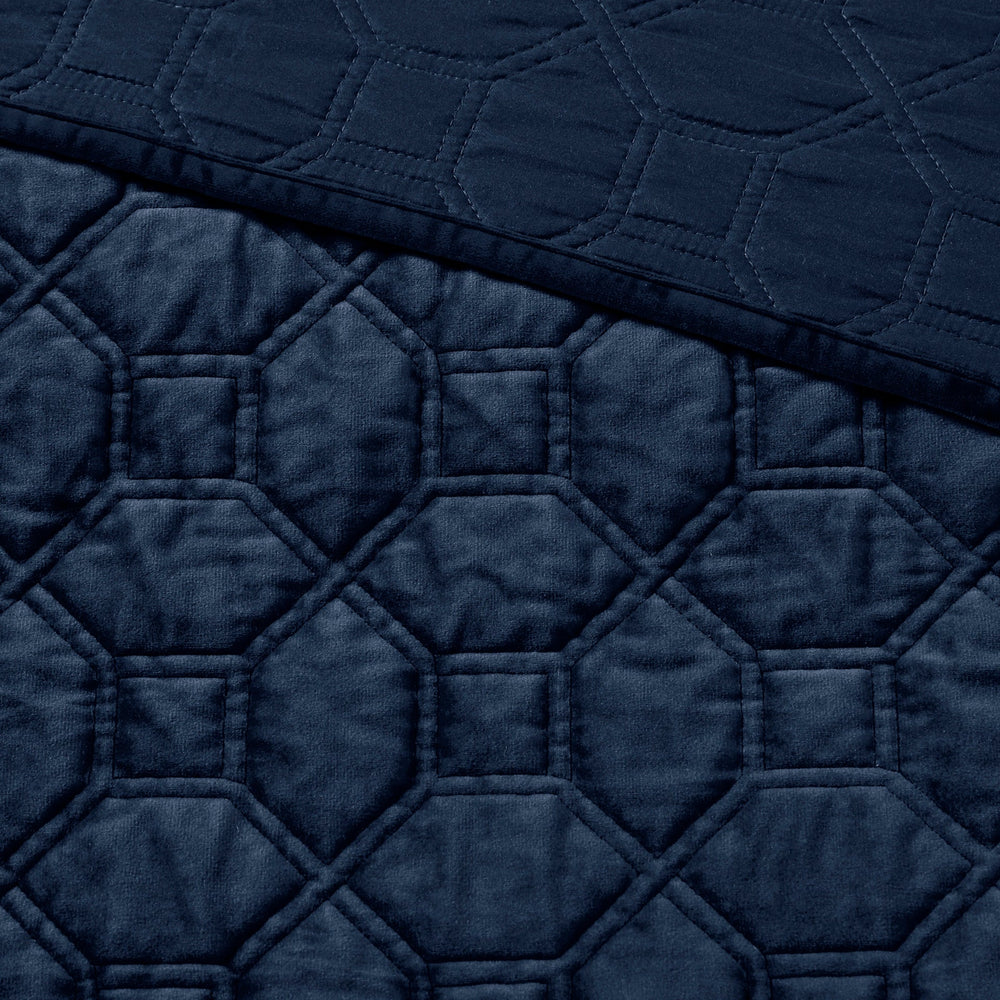 3 Piece Velvet Quilt Set Navy King/Cal King Media 9