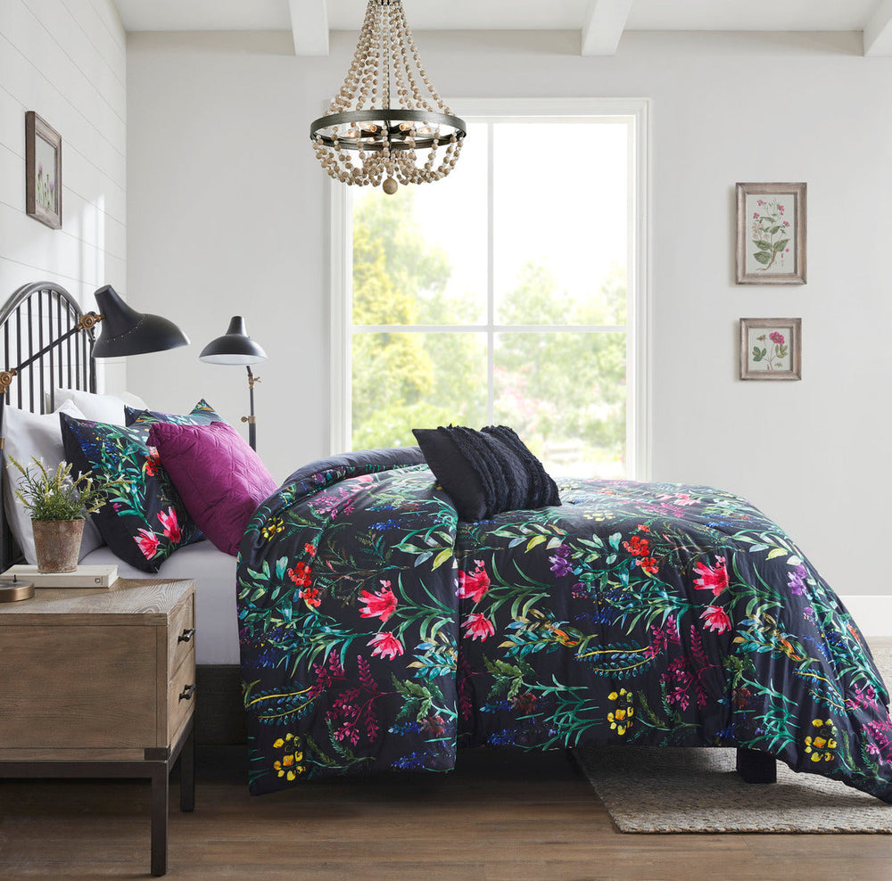 5 Piece Comforter Set Black King/Cal King Media 3