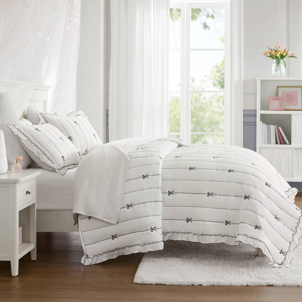 3- Piece Full/Queen Quilt Mini Set Media 14