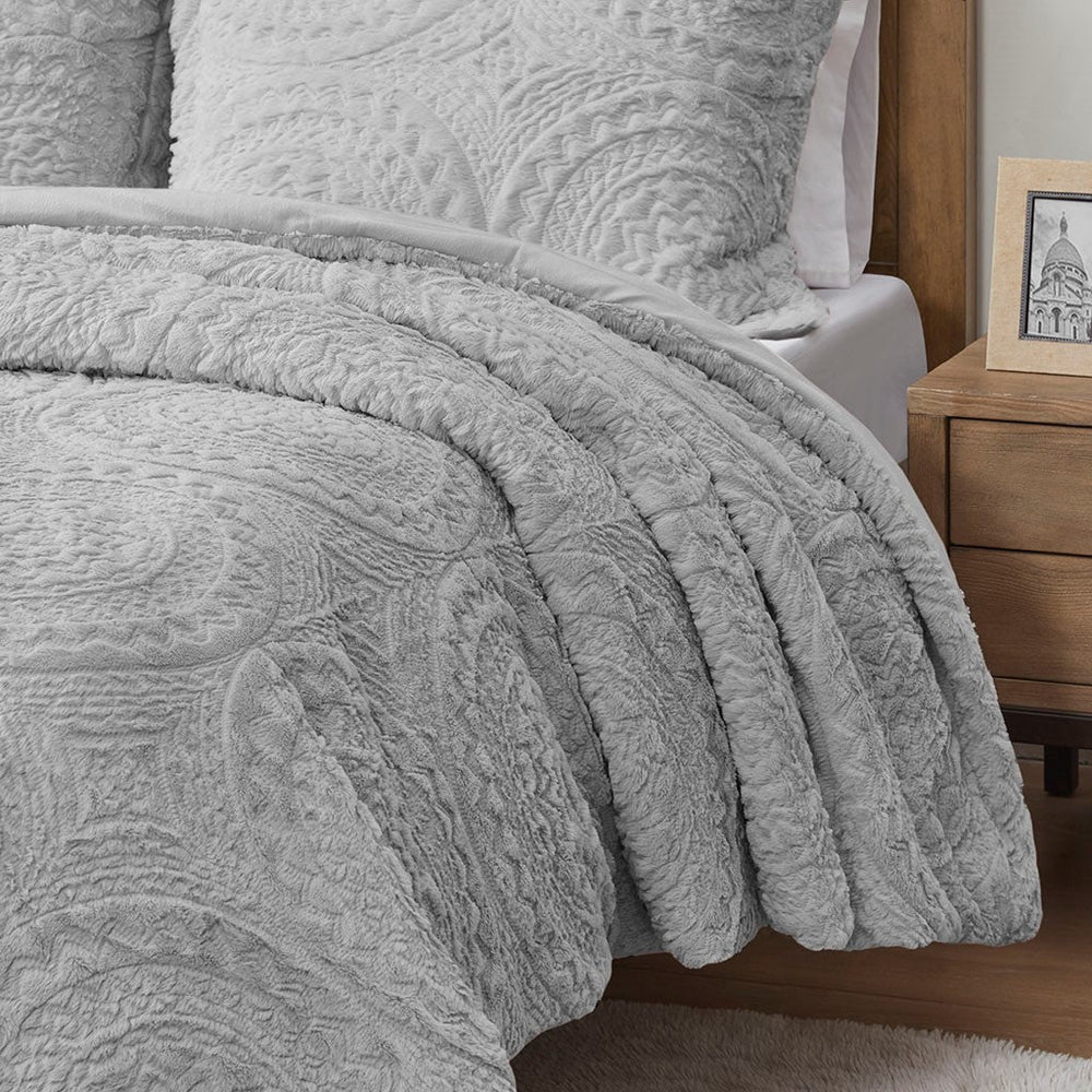 Full/Queen Embroidered Medallion Faux Fur     Comforter Mini Set Media 4