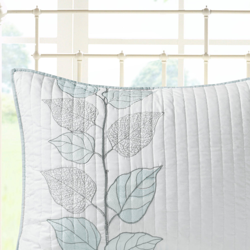 6 Piece Embroidered Quilt Set with Throw Pillows Blue King/Cal King Media 9