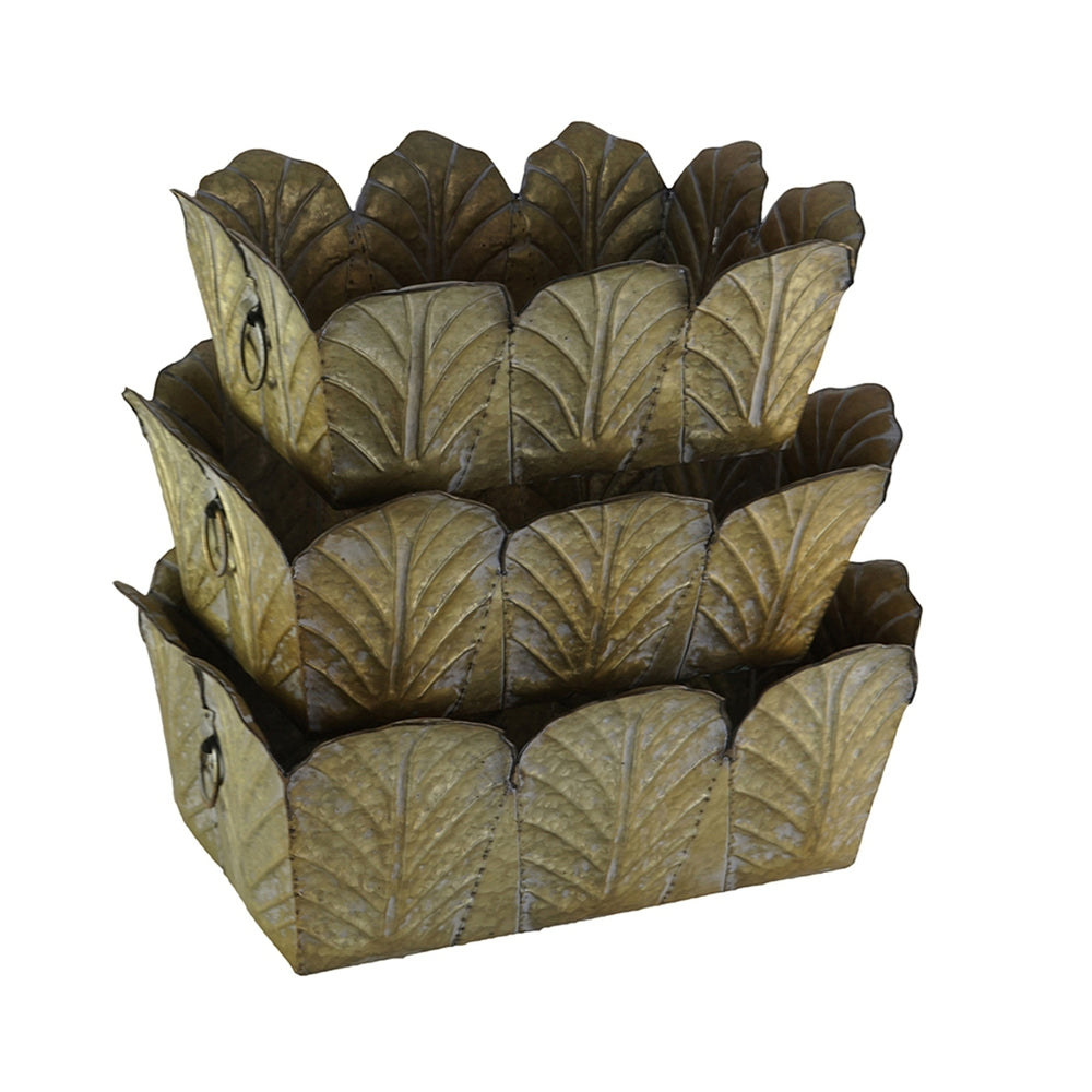 Set of 3 Metal Planter Distressed, L:22x16.7x8.3' M:21x16.5x7.3' S:18x13.5x7' Media 2