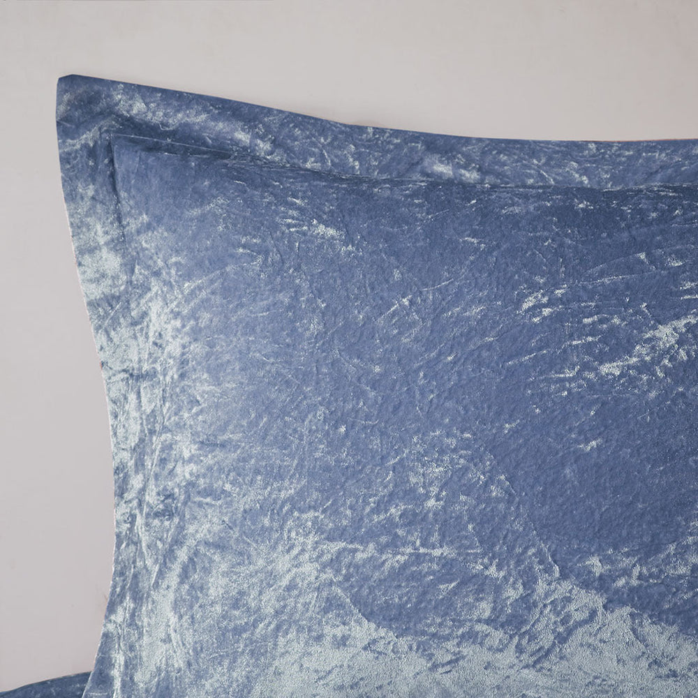Full/Queen Velvet Duvet Cover Set with Throw Pillow Media 3