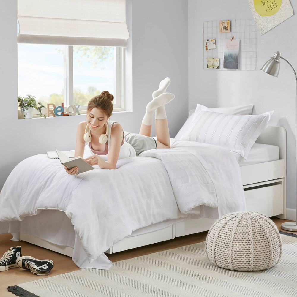 2-Piece Twin/Twin XL Woven Striped Duvet Set Media 2