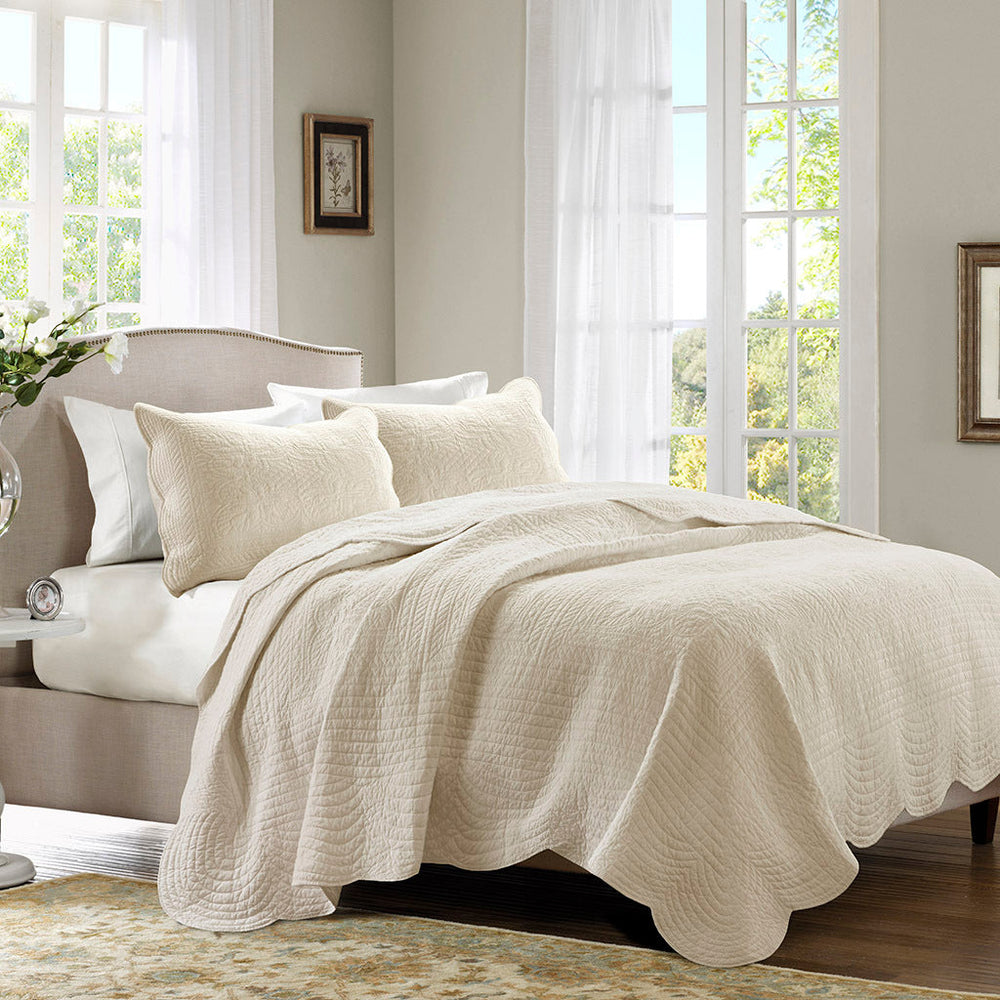 3 Piece Reversible Scalloped Edge Quilt Set Cream Full/Queen Media 9