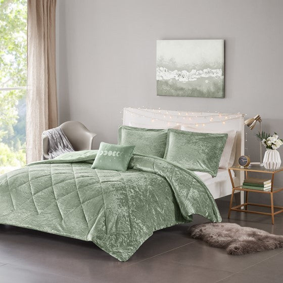 Full/Queen Velvet Comforter Set with Throw Pillow Media 2