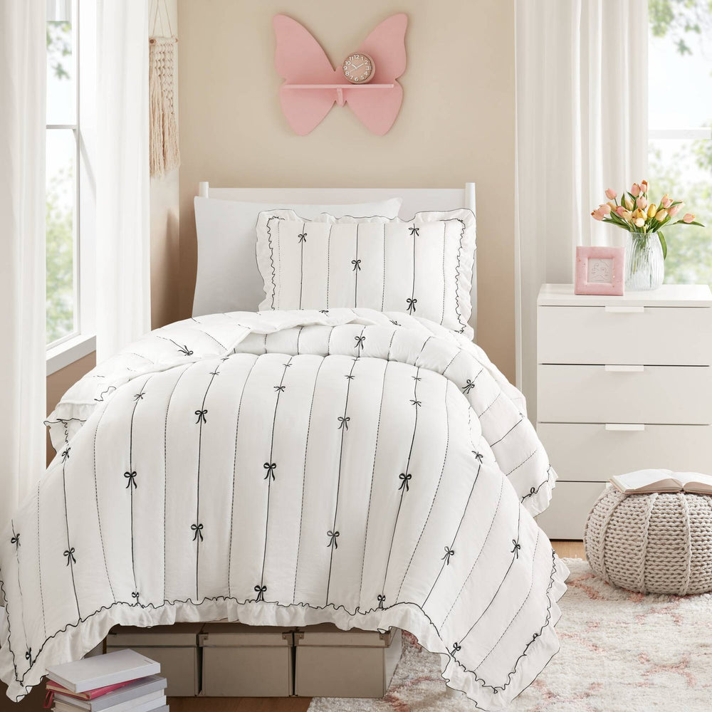 2- Piece Twin/Twin XL Quilt Mini Set Media 12