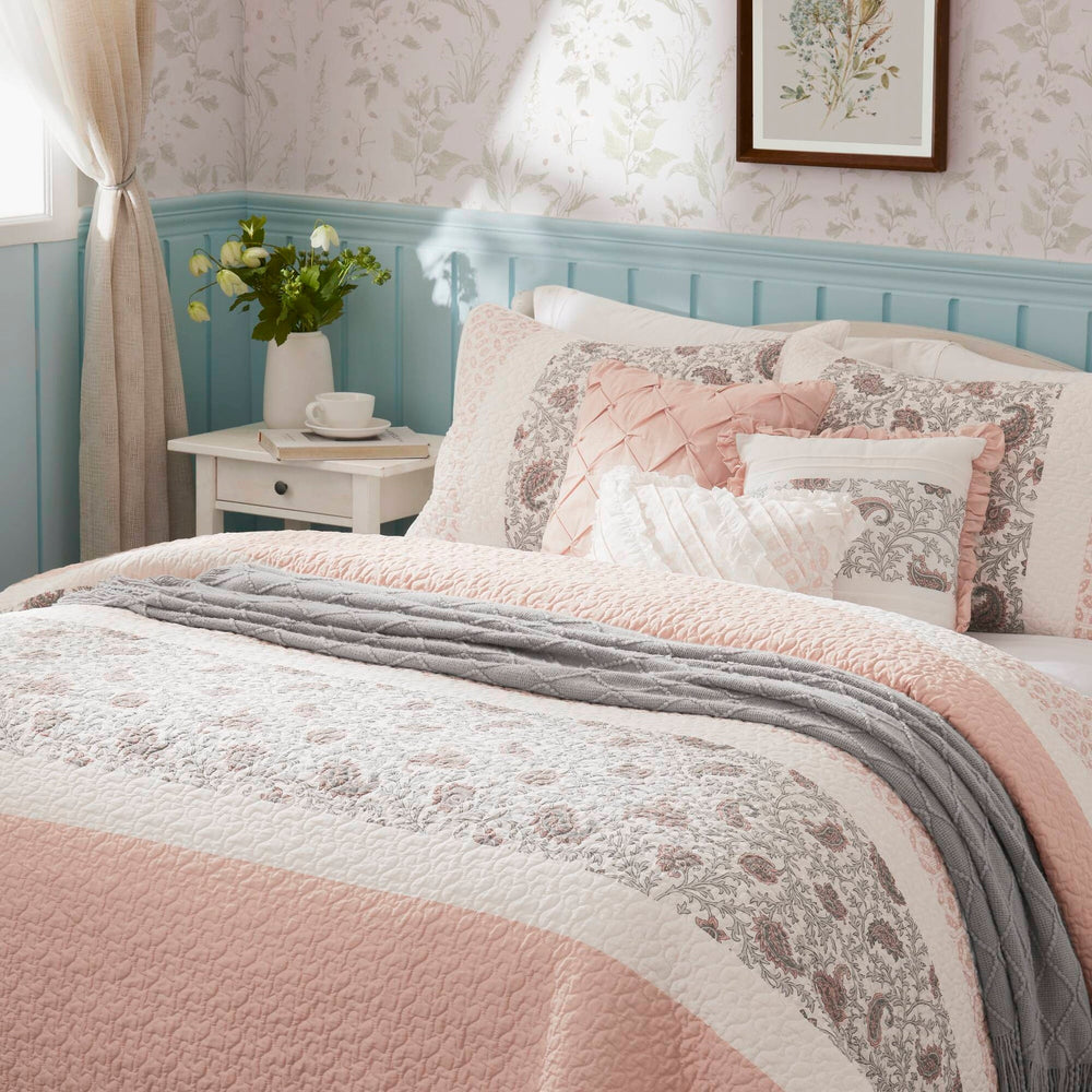 6 Piece Cotton Percale Quilt Set with Throw Pillows Blush King/Cal King Media 2