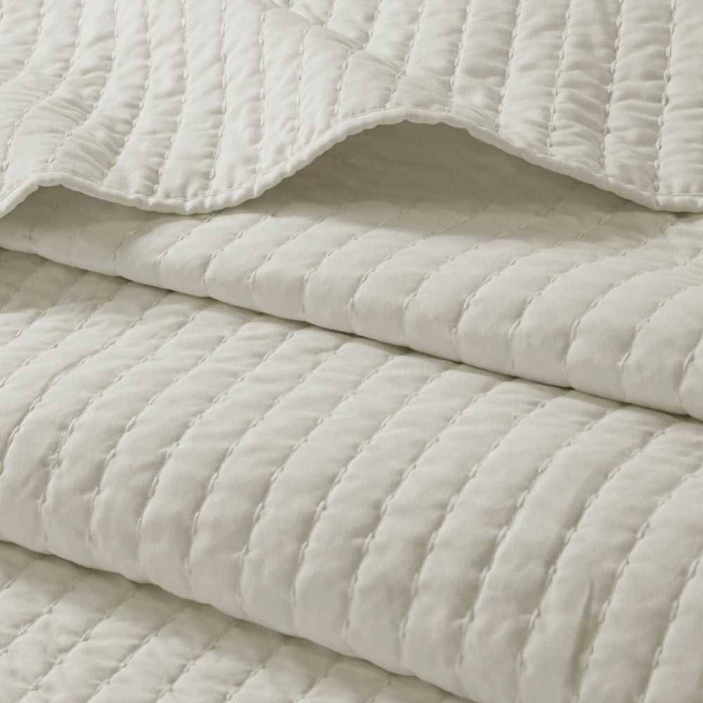 2 Piece Quilt Set Cream Twin/Twin XL Media 3