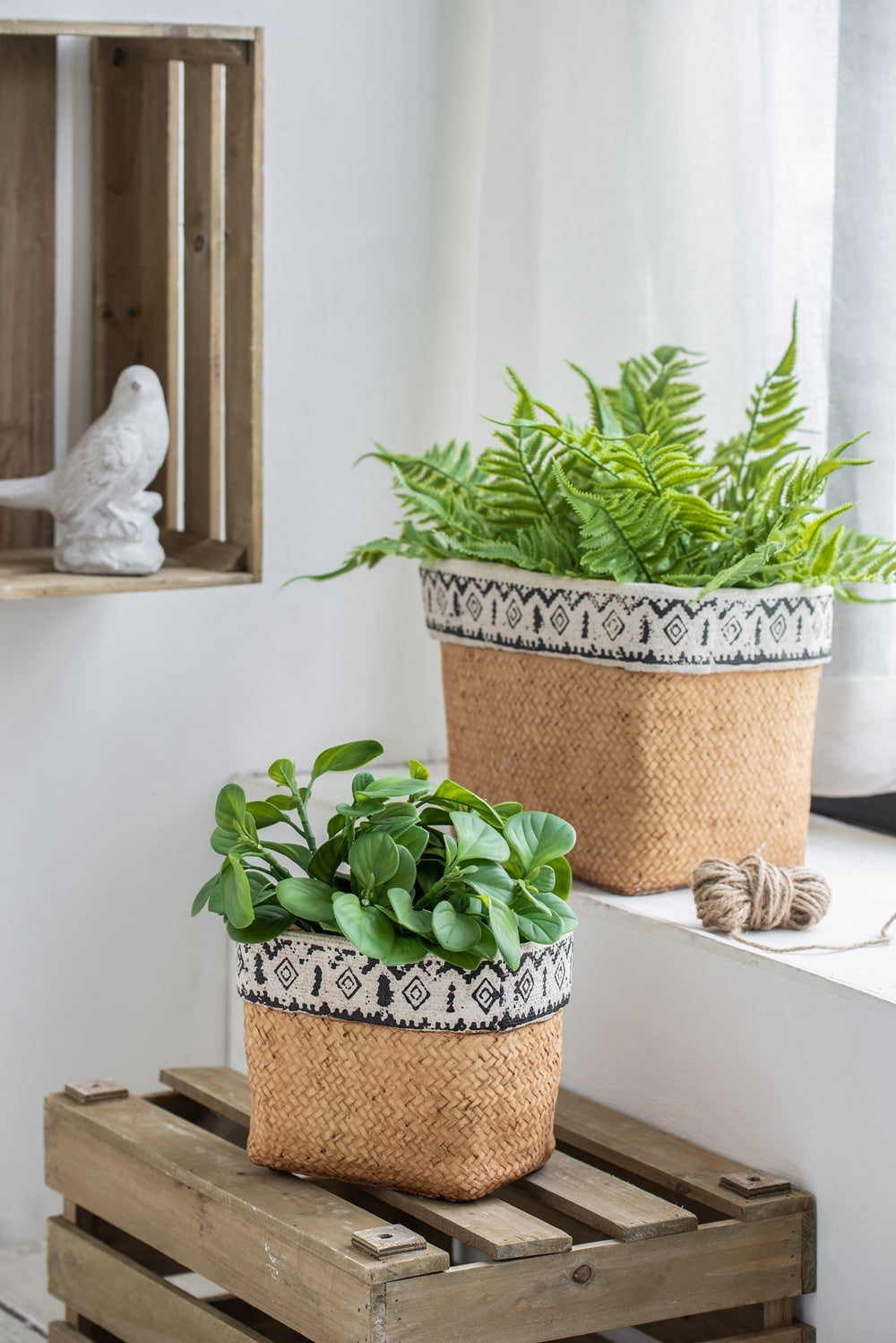 Set of 2 Rectangular Basket Planters with Geometric Trim, L:10.5x8.5x8' S:7.5x5.5x6.5' Media 1