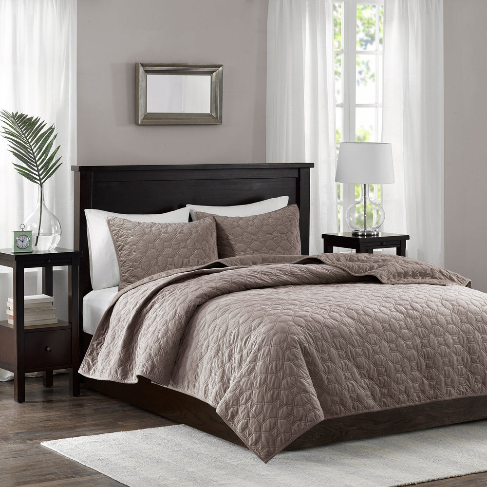 3 Piece Velvet Quilt Set Taupe King/Cal King Media 1