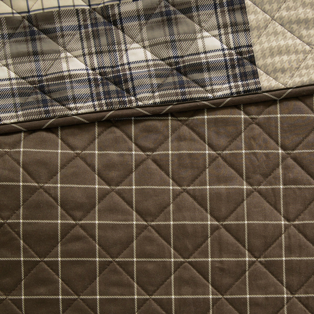 3 Piece Reversible Printed Quilt Set Black/Brown Full/Queen Media 10