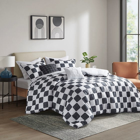 Full/Queen Checkered Comforter Set Media 1