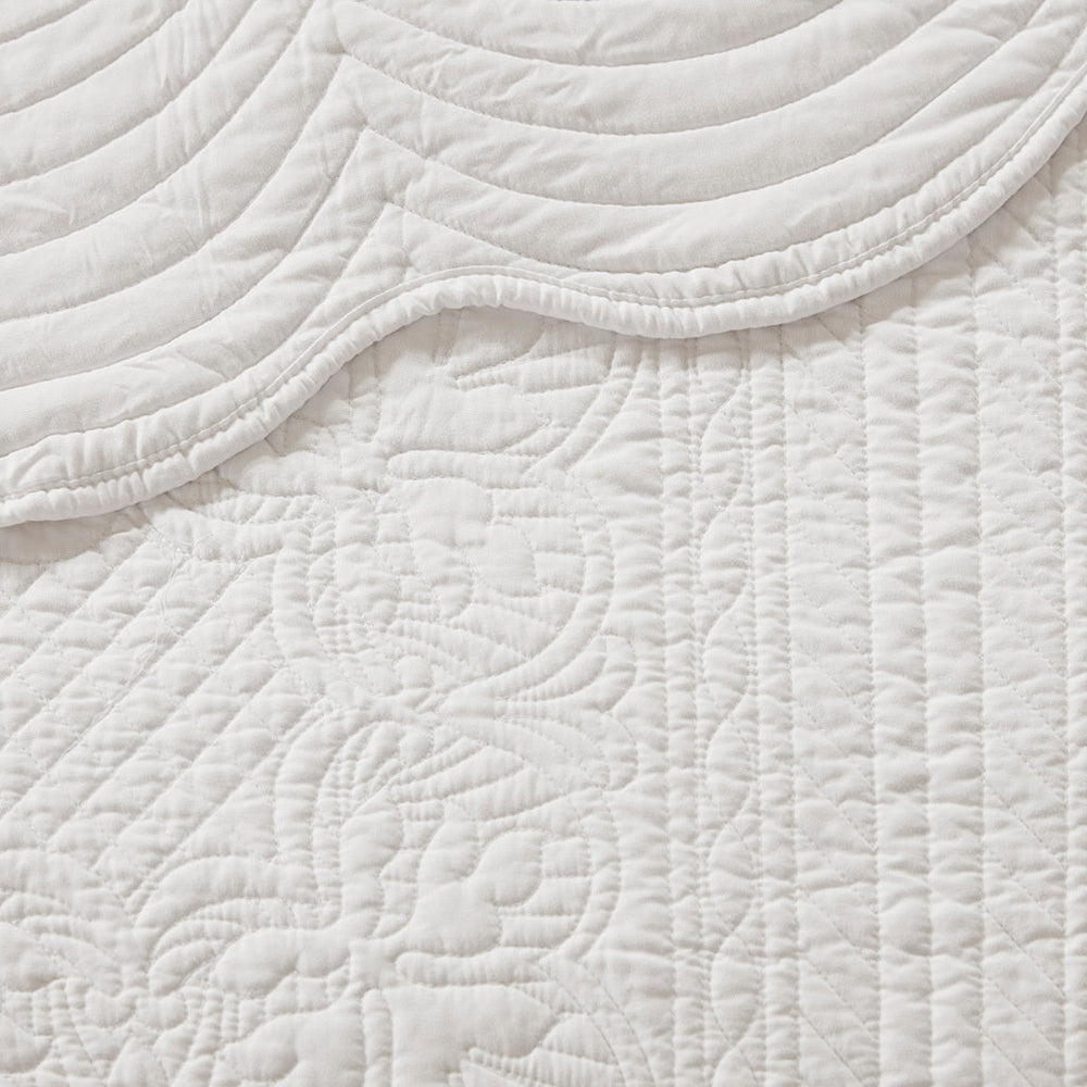 3 Piece Reversible Scalloped Edge Quilt Set White Full/Queen Media 13