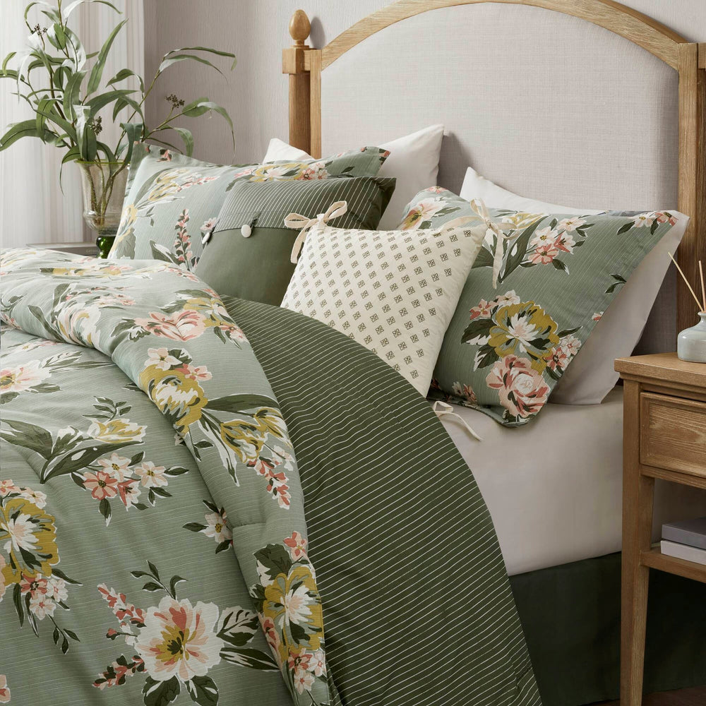 7-Piece King Vin  Floral Comforter Set, Green Media 13