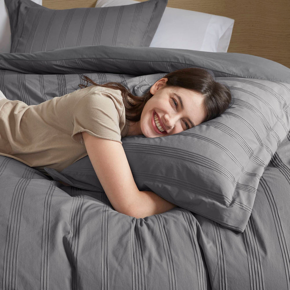 3-Piece Cal King Woven Striped Duvet Set Media 15