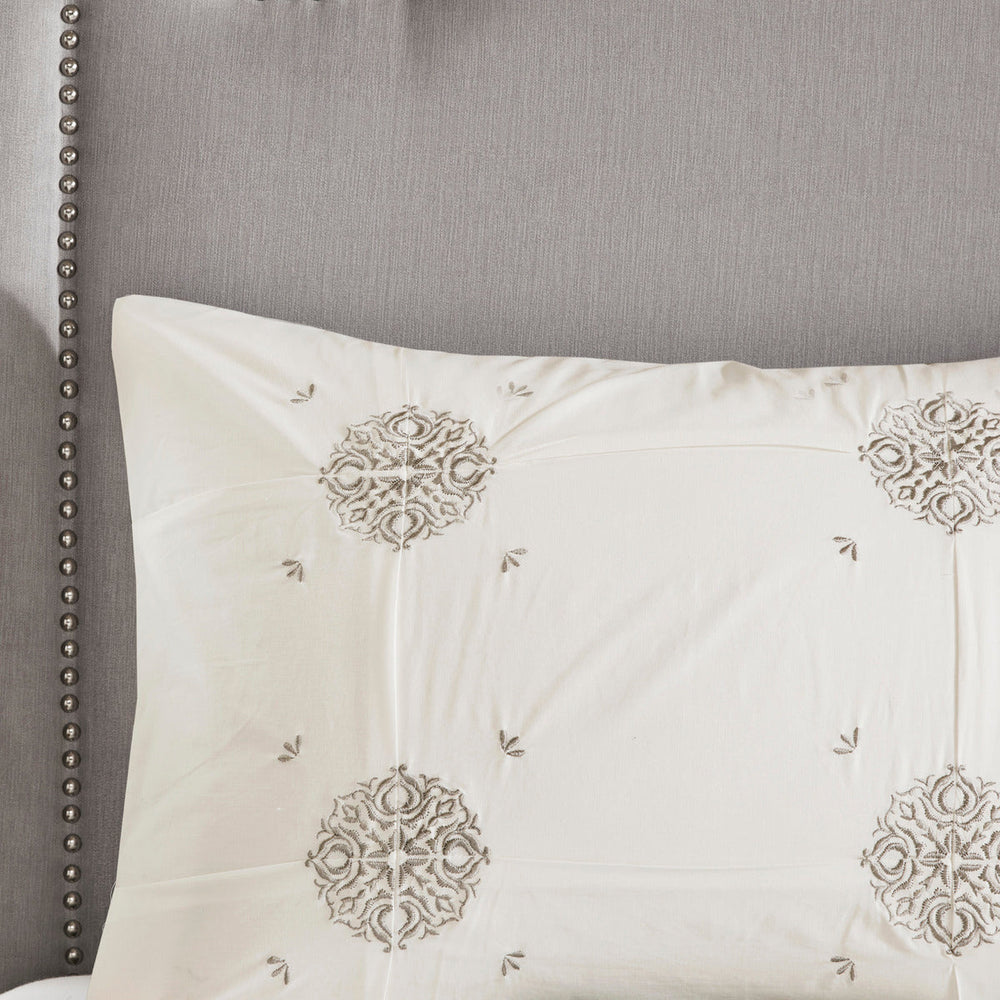 King/Cal King 4 Piece Embroidered Cotton Reversible Duvet Cover Set Media 2