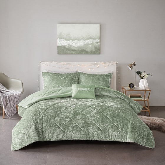 Twin/Twin XL Velvet Comforter Set with Throw Pillow Media 6