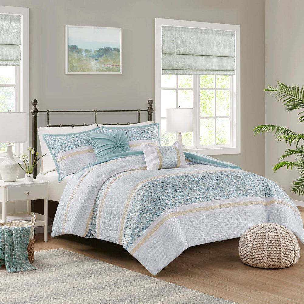 King/Cal King 5 Piece Seersucker Comforter Set with Throw Pillows Media 1
