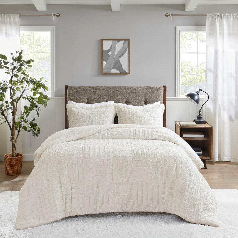 King/Cal King Fur Down Alternative Comforter Mini Set Media 9