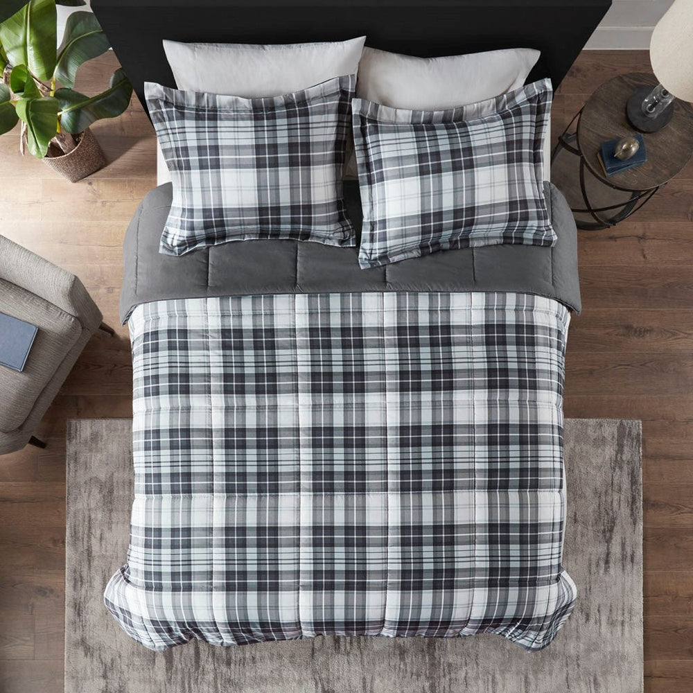 King/Cal King 3M Scotchgard Down Alternative All Season Comforter Set Media 2