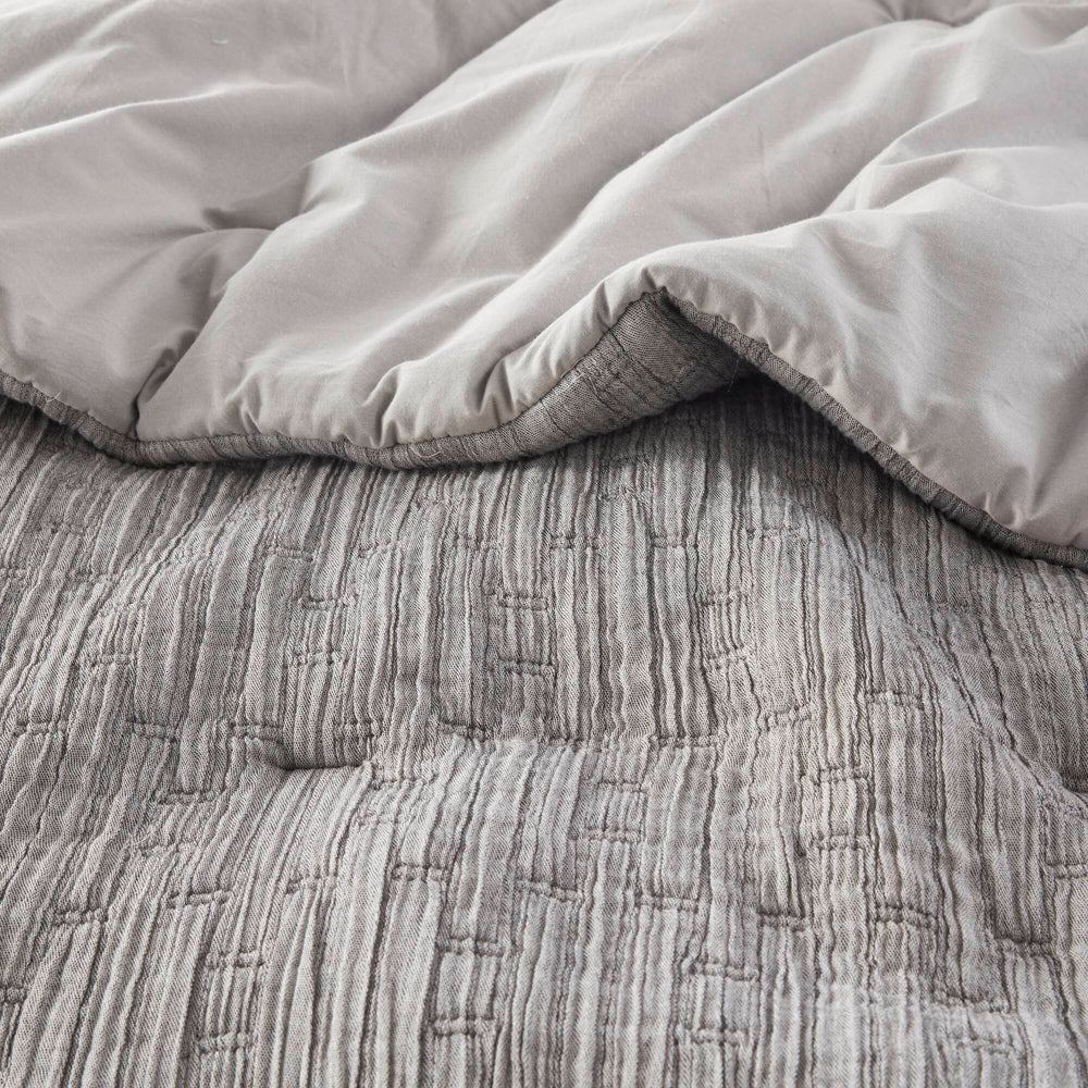 3 Piece Oversized Comforter Set-Full/Queen Media 9