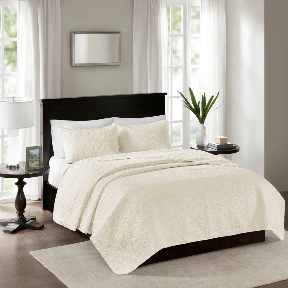 Reversible Quilt Set Cream Twin/Twin XL Media 1